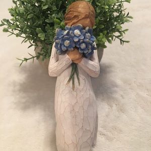 Willow Tree Forget-Me-Not Susan Lordi 2009 Girl Holding Blue Flowers Ceramic